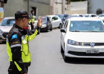 Patamares: Trânsito será parcialmente bloqueado em trecho da Avenida Octávio Mangabeira