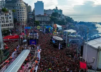 Histórico: Encontro de trios elétricos na Praça Castro Alves revive história do Carnaval