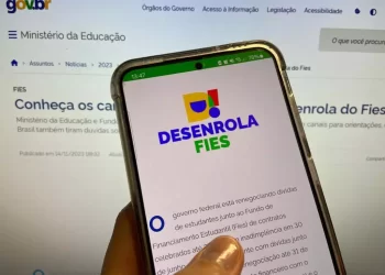 ‘Desenrola FIES’: Iniciativa visa ajudar mais de um milhão de brasileiros endividados com o financiamento estudantil