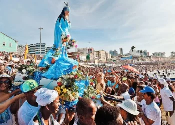 Festa de Iemanjá é a maior manifestação dedicada a um orixá e teve origem no protagonismo de pescadores
