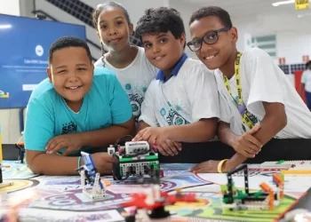 Estudantes da Rede Municipal vão para Brasília para torneio nacional de robótica