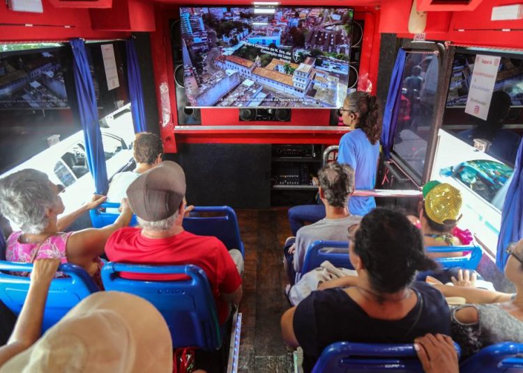 Salvador ainda mais bela: Bondinho encanta baianos e turistas com tour em pontos famosos