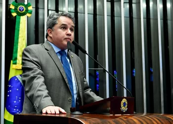 Política: CCJ deve votar PEC sobre drogas na quarta-feira