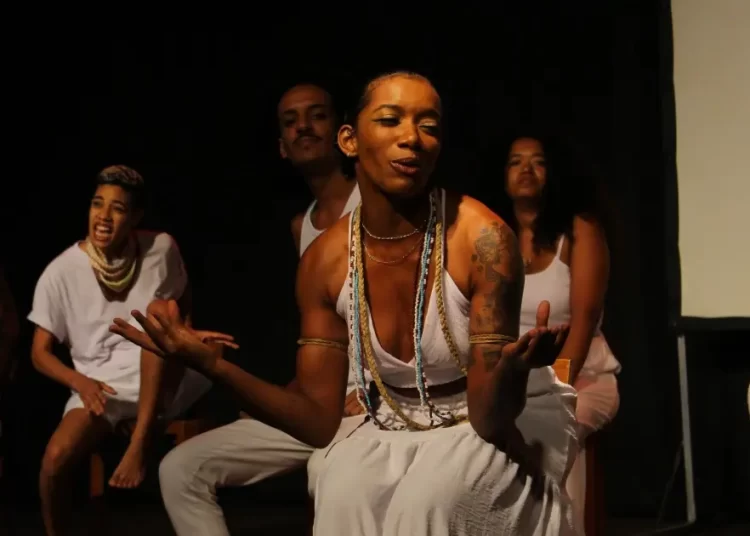 Unidades Boca de Brasa Federação e Itapuã inscrevem para cursos de formação artístico-culturais