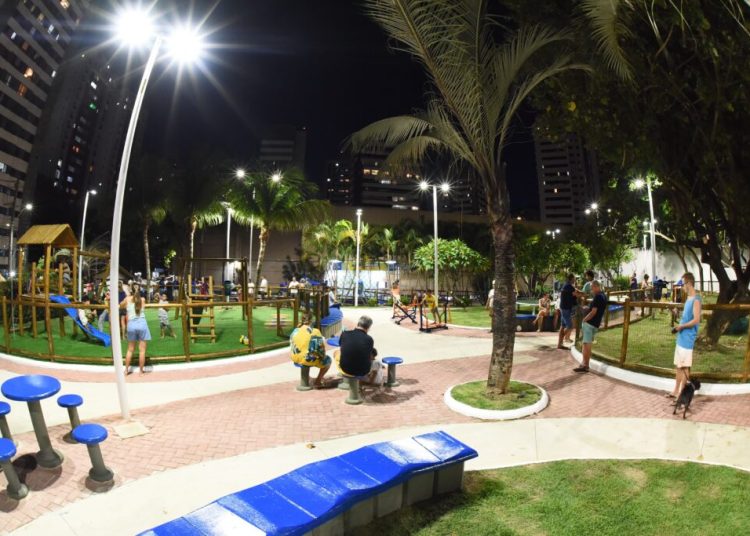 Prefeitura de Salvador inaugura praça requalificada no bairro da Pituba