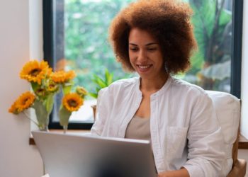 Relatório de Transparência Salarial: Mulheres recebem 19,4% a menos que os homens