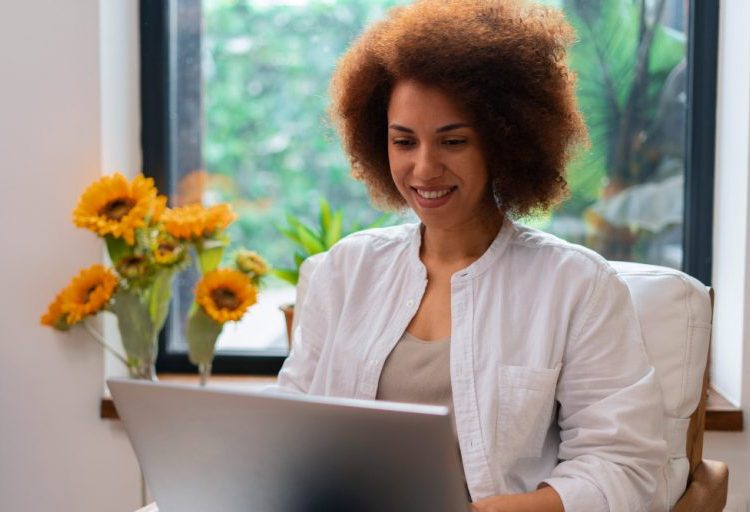 Relatório de Transparência Salarial: Mulheres recebem 19,4% a menos que os homens