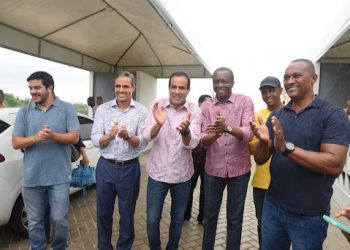 Etapa concluída: Prefeitura inaugura 22 boxes de lava-jato na requalificação da Estrada do Curralinho