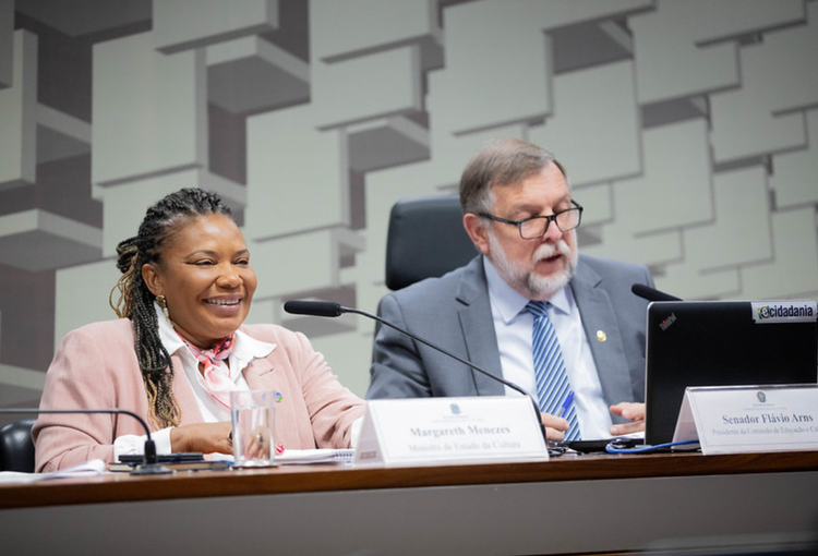 Ministra Margareth Menezes defende leis de incentivo à cultura