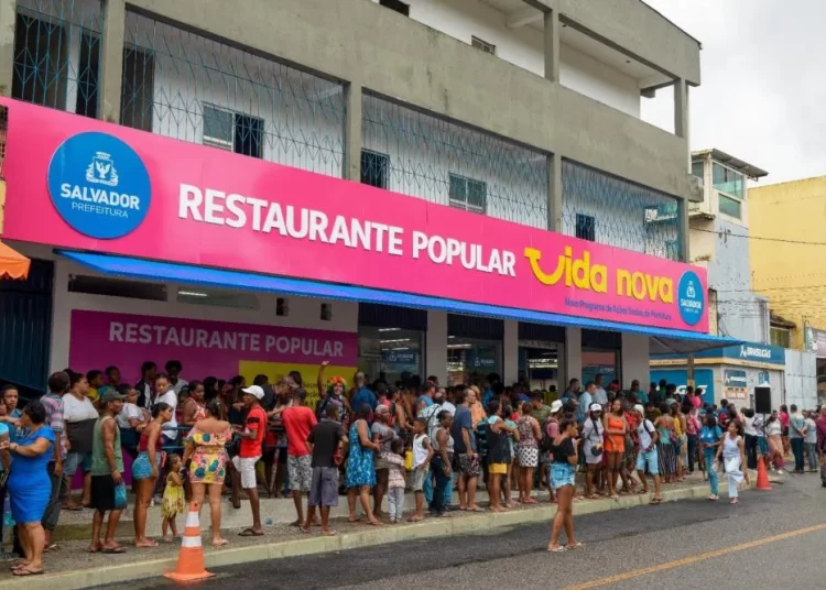Refeições gratuitas: Prefeitura entrega em Periperi 4º restaurante popular de Salvador
