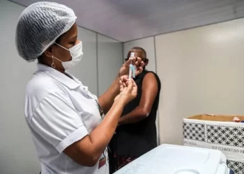 Privado: Saúde: Vacinas podem evitar aumento de casos de gripe e dengue no período chuvoso