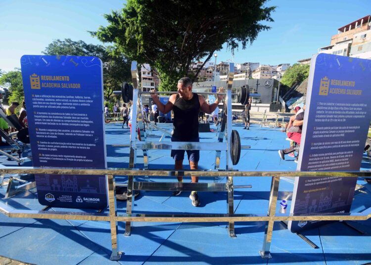 Ao ar livre: Academia Salvador completa uma semana com alta procura pelos cidadãos