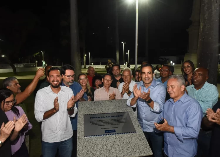 Histórico: Praça da Aclamação é entregue restaurada pela Prefeitura com monumentos recuperados