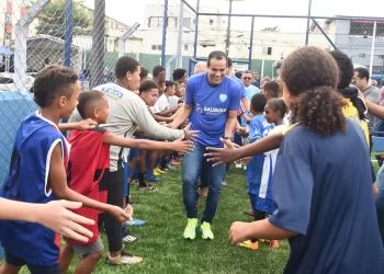 Esporte e lazer: Prefeitura abre Copa Interbairros de Futebol e inaugura campo com grama sintética no Cabula