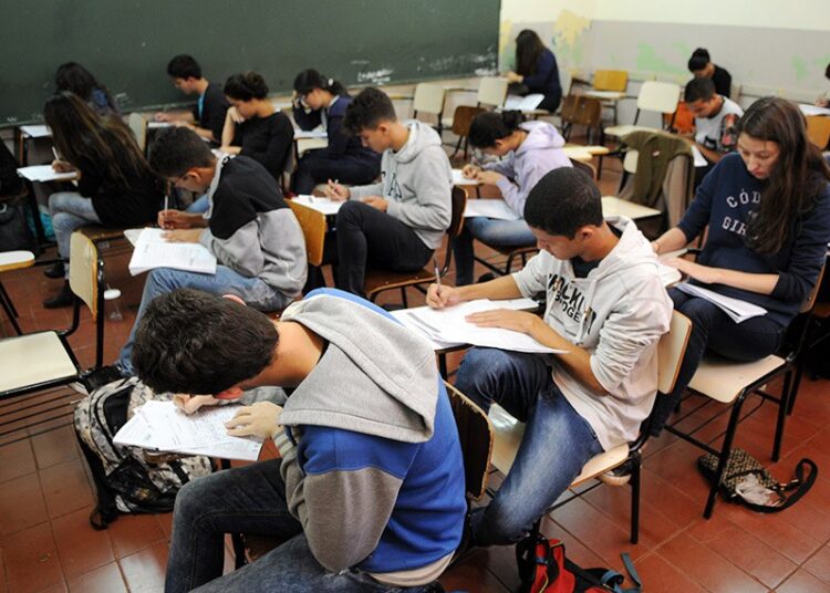 Senadores divergiram em relação às mudanças da Câmara dos Deputados no texto da reforma do ensino médio aprovado em junho