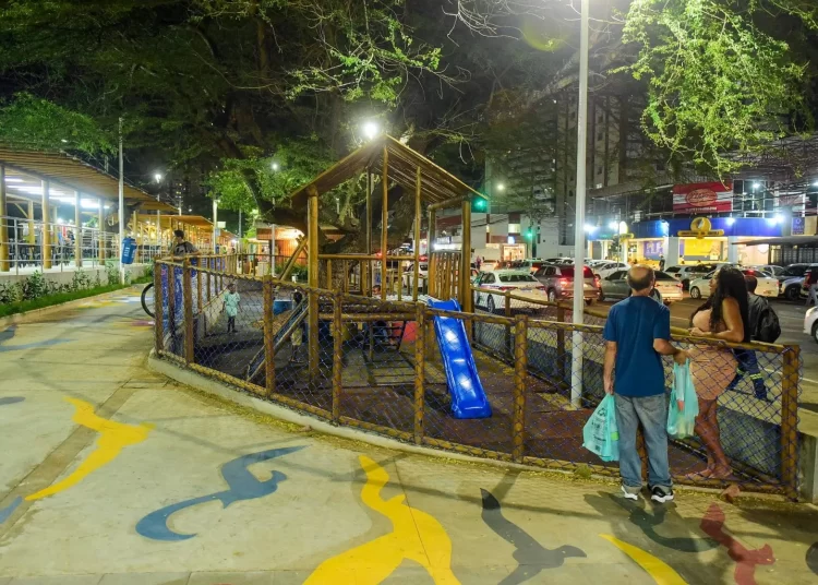 Nova opção: Praça Nossa Senhora Aparecida é novo atrativo de lazer no Imbuí