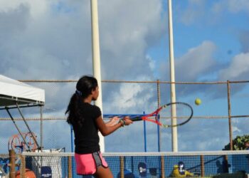 Prefeitura de Salvador: Complexo Tenístico Boca do Rio desenvolve projeto de iniciação esportiva para crianças e adolescentes