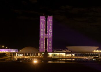 Feminicídio Zero: Congresso Nacional recebe projeções com mensagens de enfrentamento à violência contra mulheres