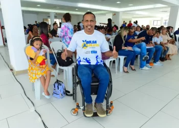 Salvador faz balanço da política municipal do esporte e entrega 300 carteiras do Atleta