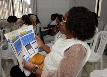 Inclusão digital: Projeto realiza oficinas para idosos sobre uso da tecnologia