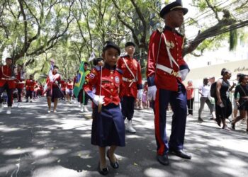 7 de setembro é marcado por apresentação de fanfarras da rede estadual de ensino, policiais e bombeiros militares
