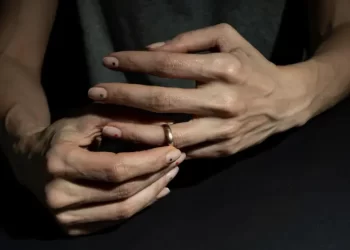 Bets: Especialista aponta relação entre vício em apostas e aumento de divórcios no Brasil