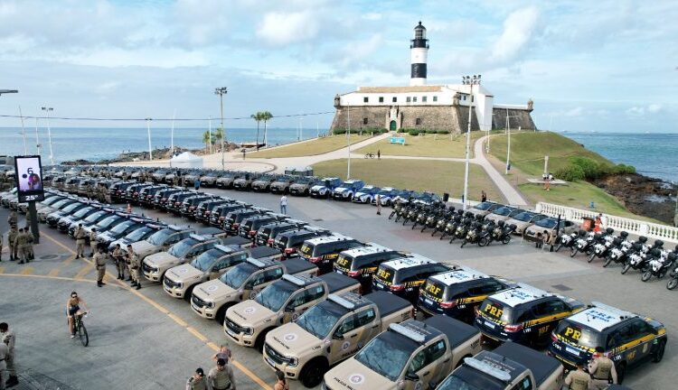 Bahia recebe nova frota de viaturas e equipamentos para a segurança pública