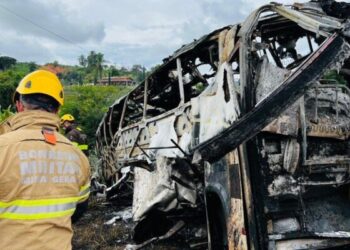 Governo da Bahia decreta luto oficial de 2 dias pelas mortes ocorridas em acidente na BR-116