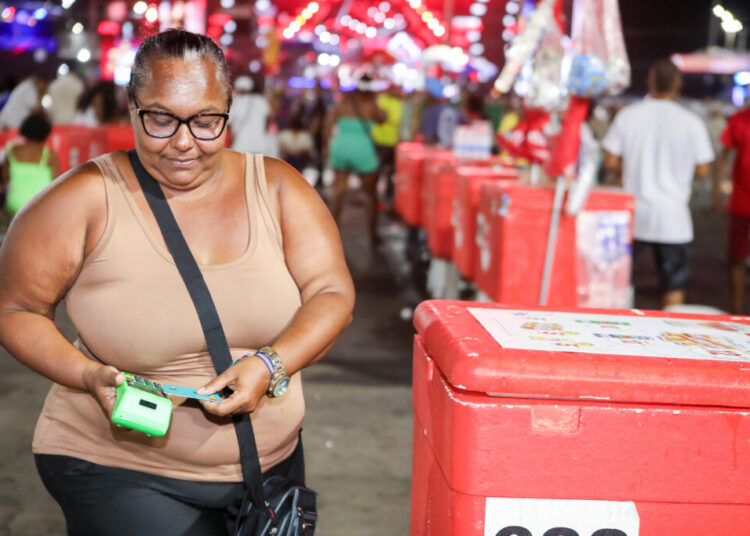 Economia: Ambulantes comemoram saldo positivo de vendas no Festival Virada Salvador