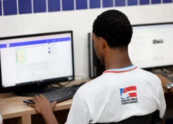 Matrícula 2025 na rede estadual: vagas são garantidas com um clique