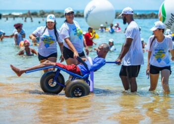 Com apoio da Prefeitura, Projeto ParaPraia 2025 promove inclusão