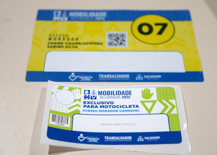 Carnaval de Salvador: Prefeitura fiscaliza venda ilegal de licenças para ambulantes e adesivos de acesso de trânsito aos circuitos