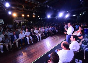 Salvador: Prefeito Bruno Reis anuncia criação da Secretaria Especial do Mar e empossa Andrea Mendonça como titular da pasta