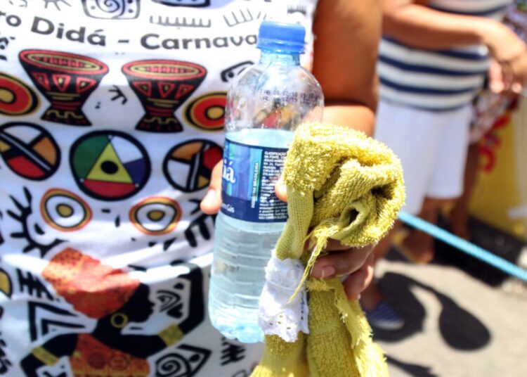 Folia: Nutricionista dá dicas valiosas para superar a ressaca do Carnaval e voltar à rotina