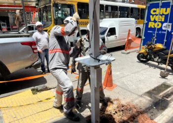Melhores condições: Prefeitura de Salvador inova e instala estações de recarga de maquininhas para ambulantes no Carnaval