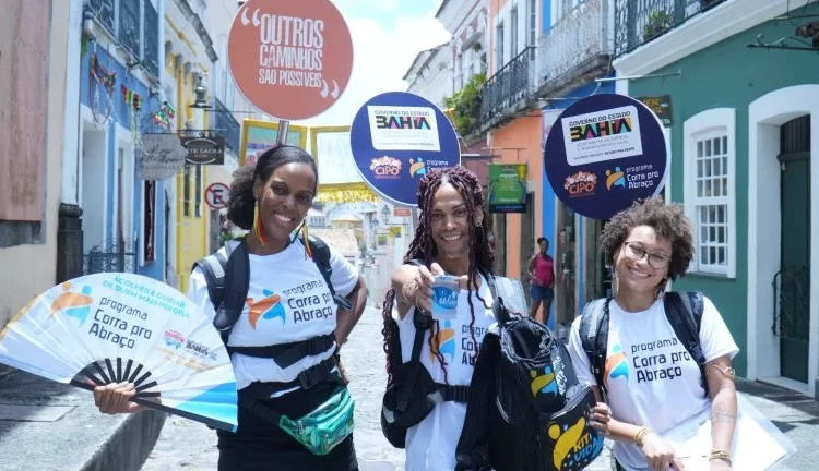 Programa Corra pro Abraço intensifica ações para garantir assistência durante o Carnaval de Salvador