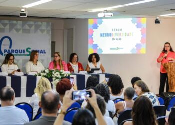 Fórum sobre neurodiversidade reúne especialistas e representantes de instituições no Parque Social