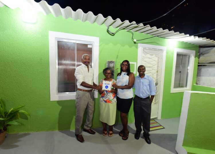 Com mais 100 famílias beneficiadas, Prefeitura chega a 900 imóveis reformados pelo Morar Melhor no bairro Brotas