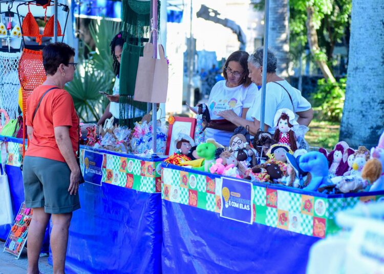 Mês das Mães: programa Empreender é Com Elas projeto social leva mães atípicas a expor e comercializar produtos