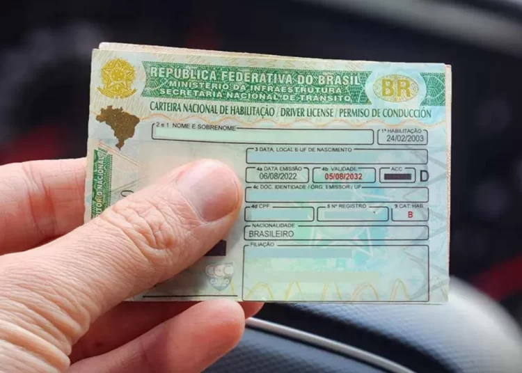 Trânsito: Presidente sanciona lei que permite custear habilitação de condutores de baixa renda com dinheiro de multas