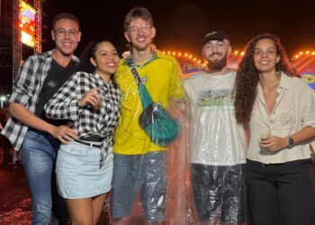 Tá estourado! Turistas do Brasil e do exterior aprovam o São João da Bahia