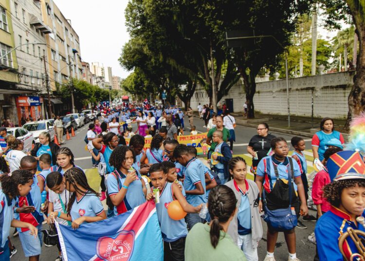 Luta por Direitos: Caminhada celebra 35 anos do ECA em Salvador