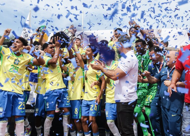 Competições Esportivas: Seleção Brasileira conquista o tetracampeonato da Copa 2 de Julho