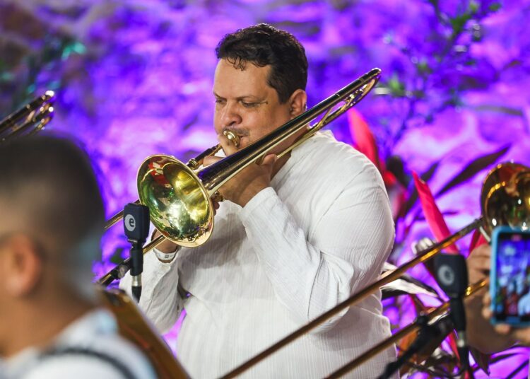 Arte e Cultura: MAM ganha Praça Maestro Letieres Leite em noite de música e celebração