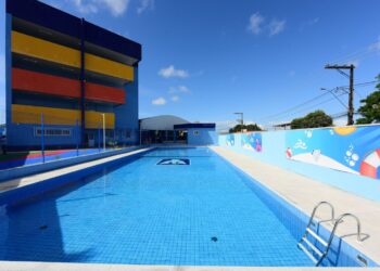 Prefeitura Salvador inaugura escola com piscina semiolímpica