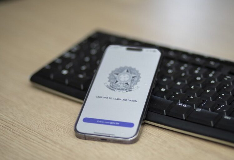 Desemprego segue em menor patamar da série iniciada em 2012