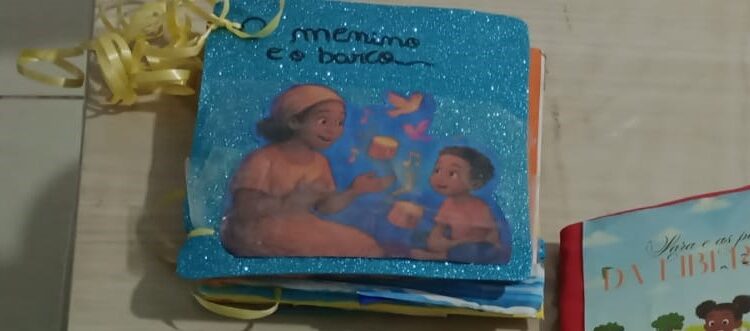 Estudantes da rede estadual utilizam material reciclado para produzirem um livro antirracista