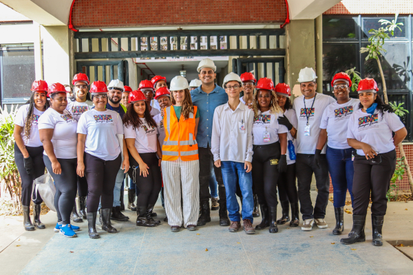 Bahia: Canteiro de obras vira sala de aula em curso sobre construção civil para mulheres