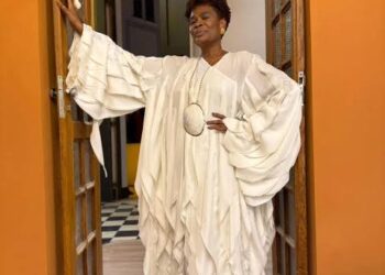 Programa Salvador Capital Afro ocupa projeto Viver Salvador e Rua Chile é energizada com desfile de Mônica Anjos