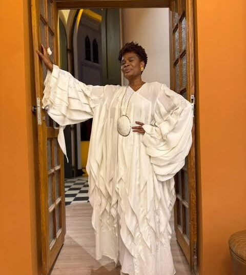 Programa Salvador Capital Afro ocupa projeto Viver Salvador e Rua Chile é energizada com desfile de Mônica Anjos